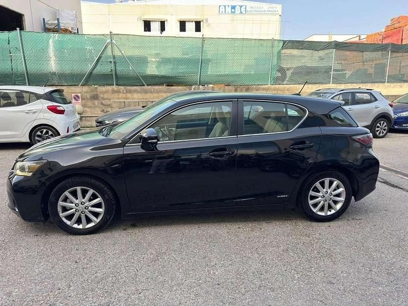 Usado Lexus CT200h 136 CV (100 kW) 2011 Negro Utilitario
