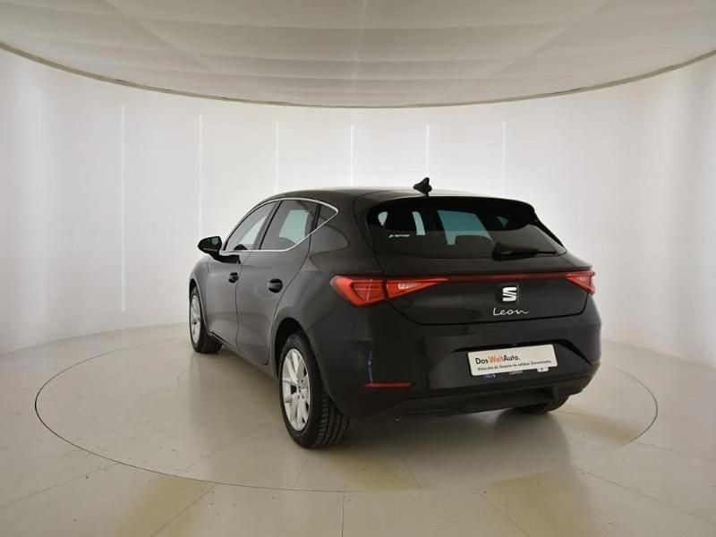 Usado Seat Leon Style 116 CV (85 kW) 2025 Negro