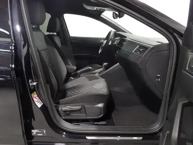 Usado VW Taigo R-line 115 CV (84 kW) 2024 Negro SUV