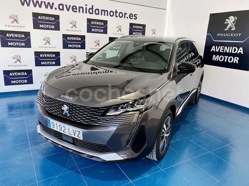 Gris / plata Usado 2022 Peugeot 5008 Allure SUV | 23.900 € (Caro) - Imagen 1/4