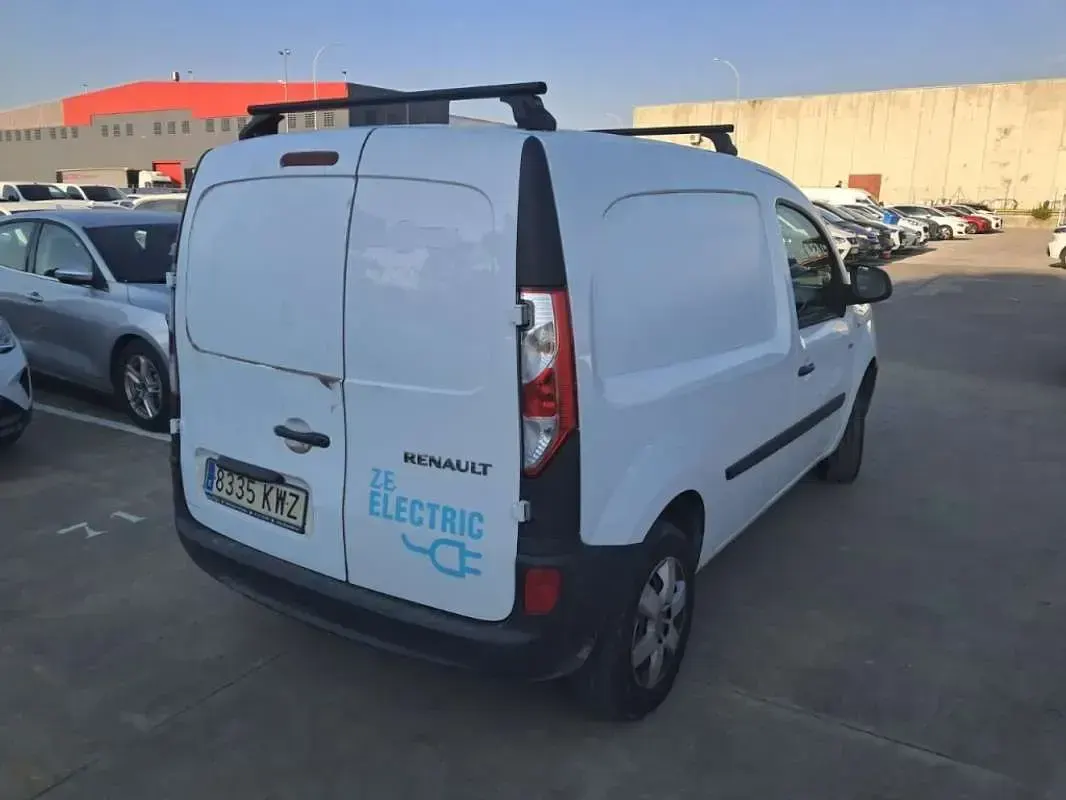 Usado Renault Kangoo 44 kW (60 CV) 2019 Blanco Monovolumen