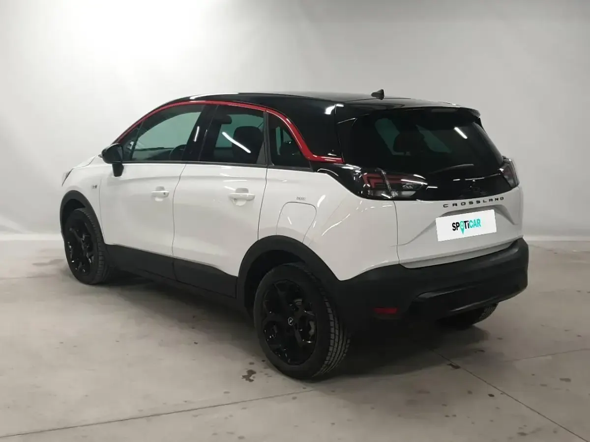 Usado Opel Crossland 110 CV (80 kW) 2023 Blanco SUV