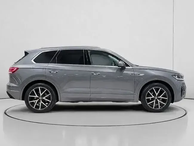Usado VW Touareg Elegance 286 CV (210 kW) 2022 Gris SUV