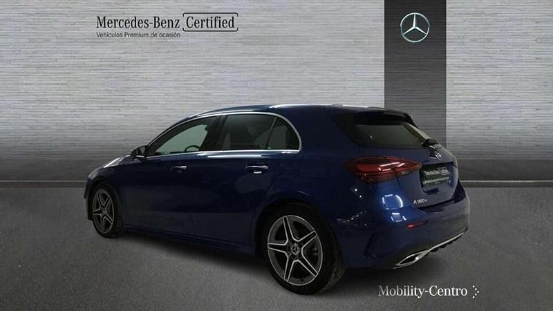 Usado Mercedes A180 109 CV (80 kW) 2024 Azul Utilitario