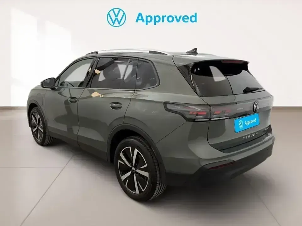 Usado VW Tiguan 204 CV (150 kW) 2025 Verde SUV