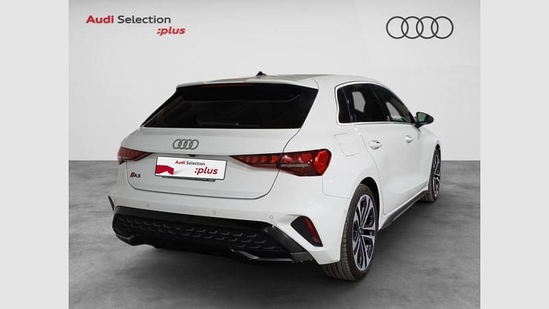 Usado Audi A3 S-Line 150 CV (110 kW) 2024 Blanco arkona Berlina