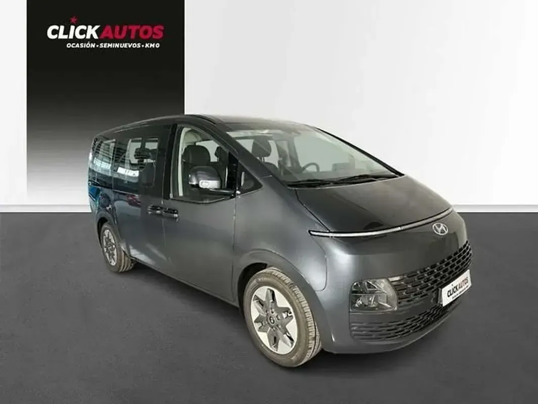 Usado Hyundai Staria 178 CV (130 kW) 2023 Gris Monovolumen