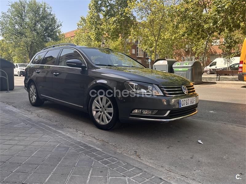 Usado VW Passat Exclusive 140 CV (102 kW) 2012 Gris / plata Familiar
