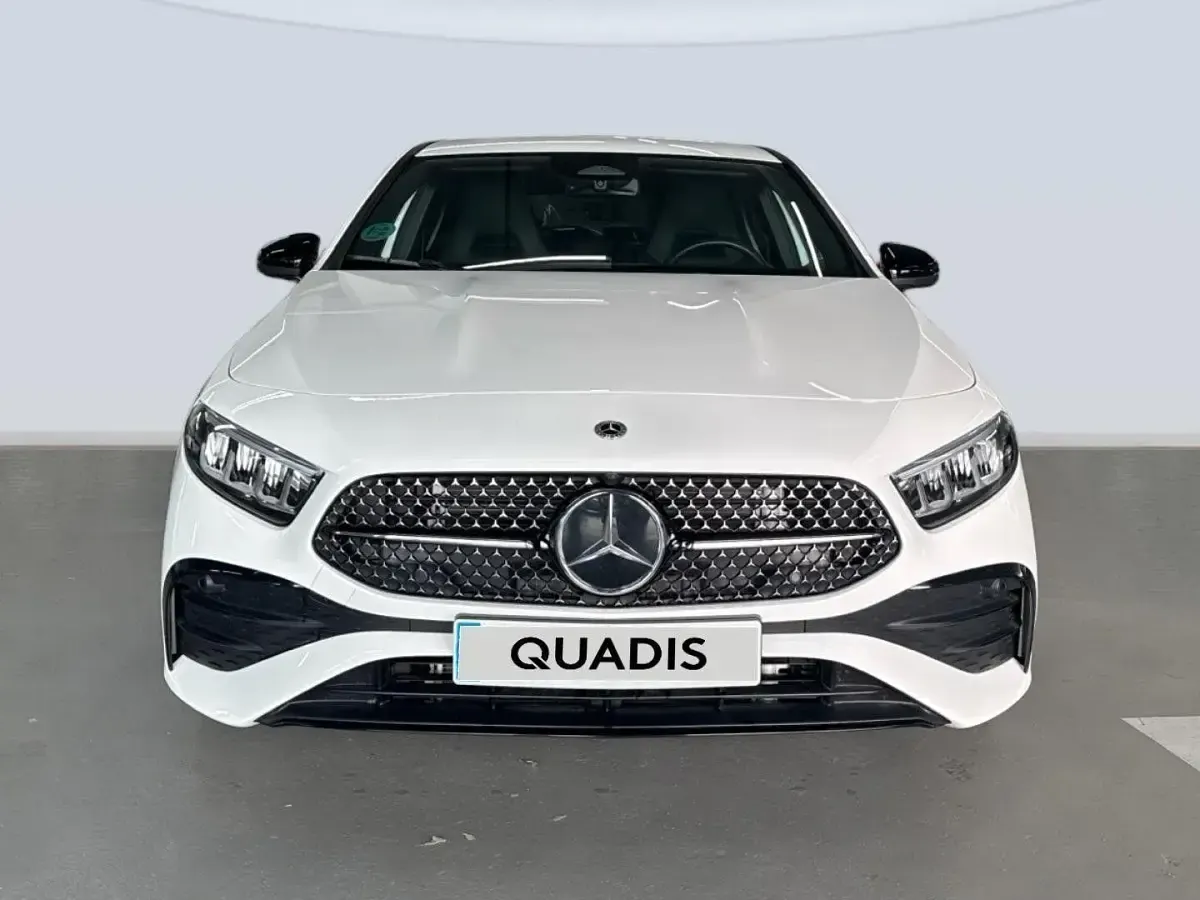 Usado Mercedes A200 150 CV (110 kW) 2025 Blanco