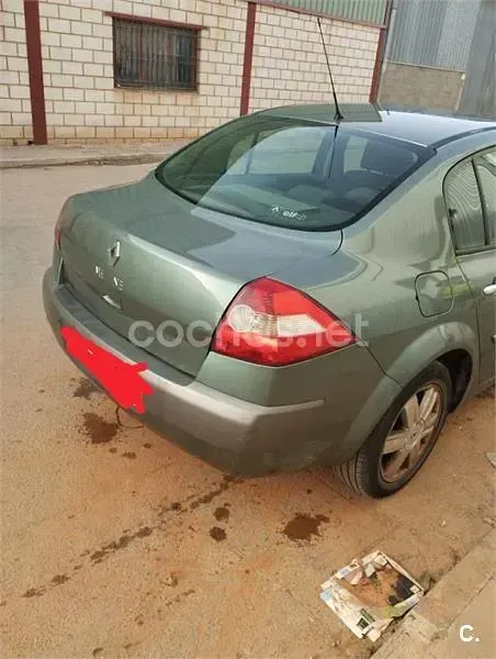 Usado Renault Mégane II Dynamique 80 CV (58 kW) 2003 Verde Berlina