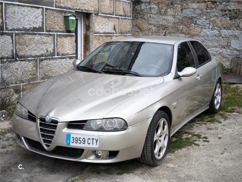 Beige Usado 2004 Alfa Romeo 156 Distinctive Berlina | 3000 € - Imagen 1/4