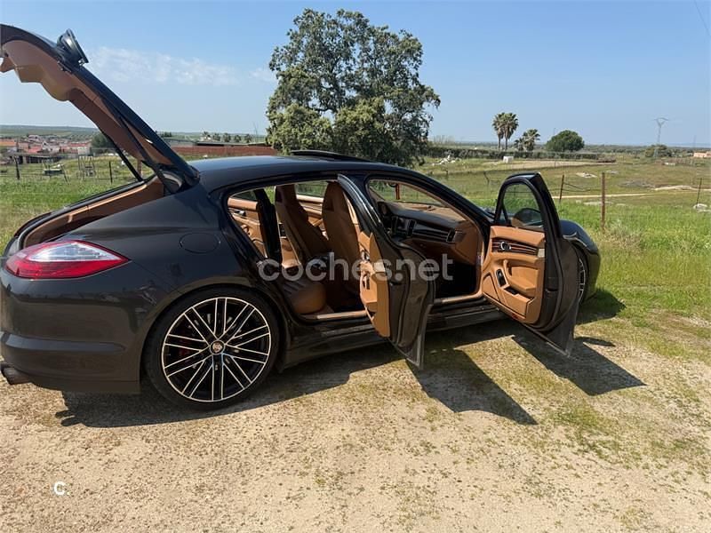 Usado Porsche Panamera Turbo 500 CV (367 kW) 2011 Negro Berlina