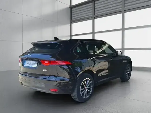 Usado Jaguar F-Pace R-Sport 180 CV (132 kW) 2018 Negro SUV