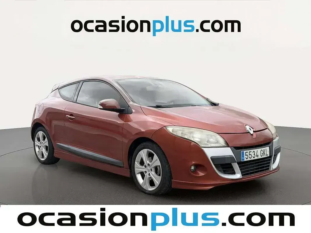 Usado Renault Mégane III Dynamique 106 CV (77 kW) 2009 Naranja Coupe