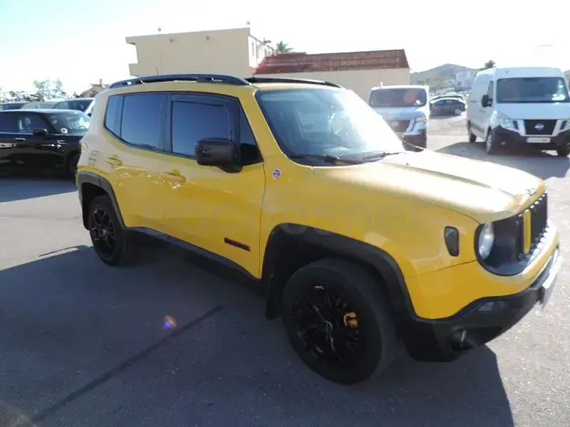 Usado Jeep Renegade Trailhawk 170 CV (125 kW) 2016 Amarillo SUV