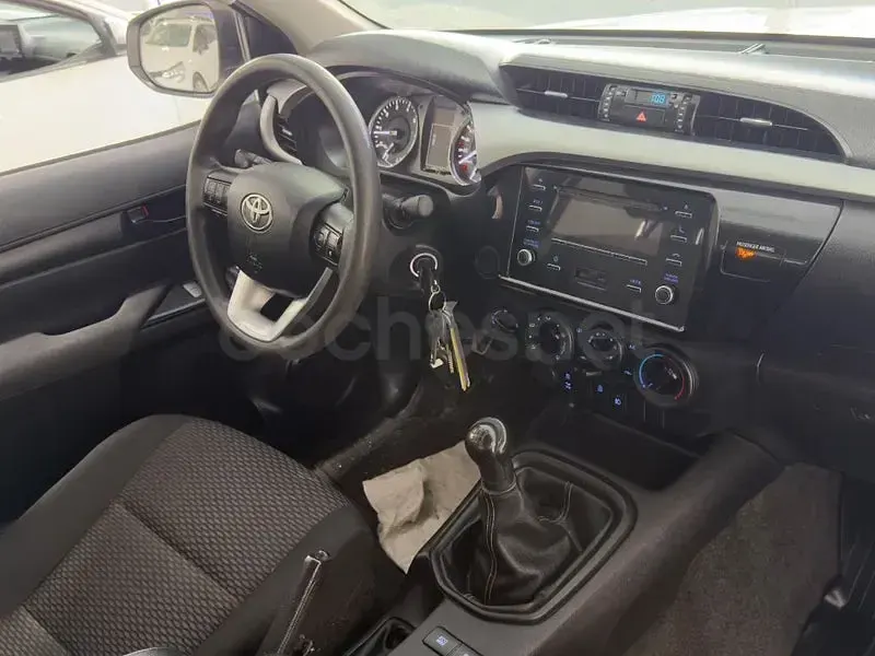 Usado Toyota HiLux 150 CV (110 kW) 2021 Blanco Pickup/Camioneta