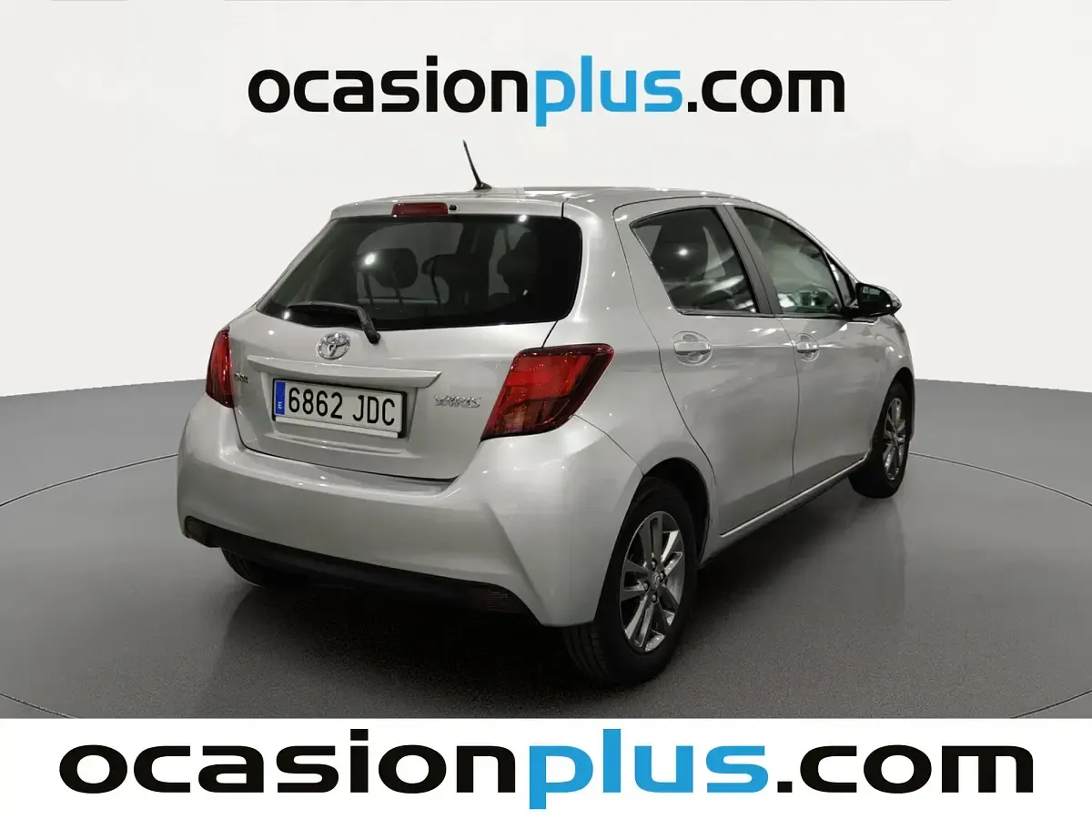 Usado Toyota Yaris Active 69 CV (50 kW) 2015 Gris plata Utilitario