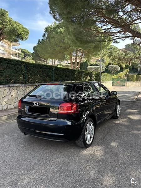 Usado Audi A3 Ambition 105 HP (77 kW) 2012 Preto Citadino