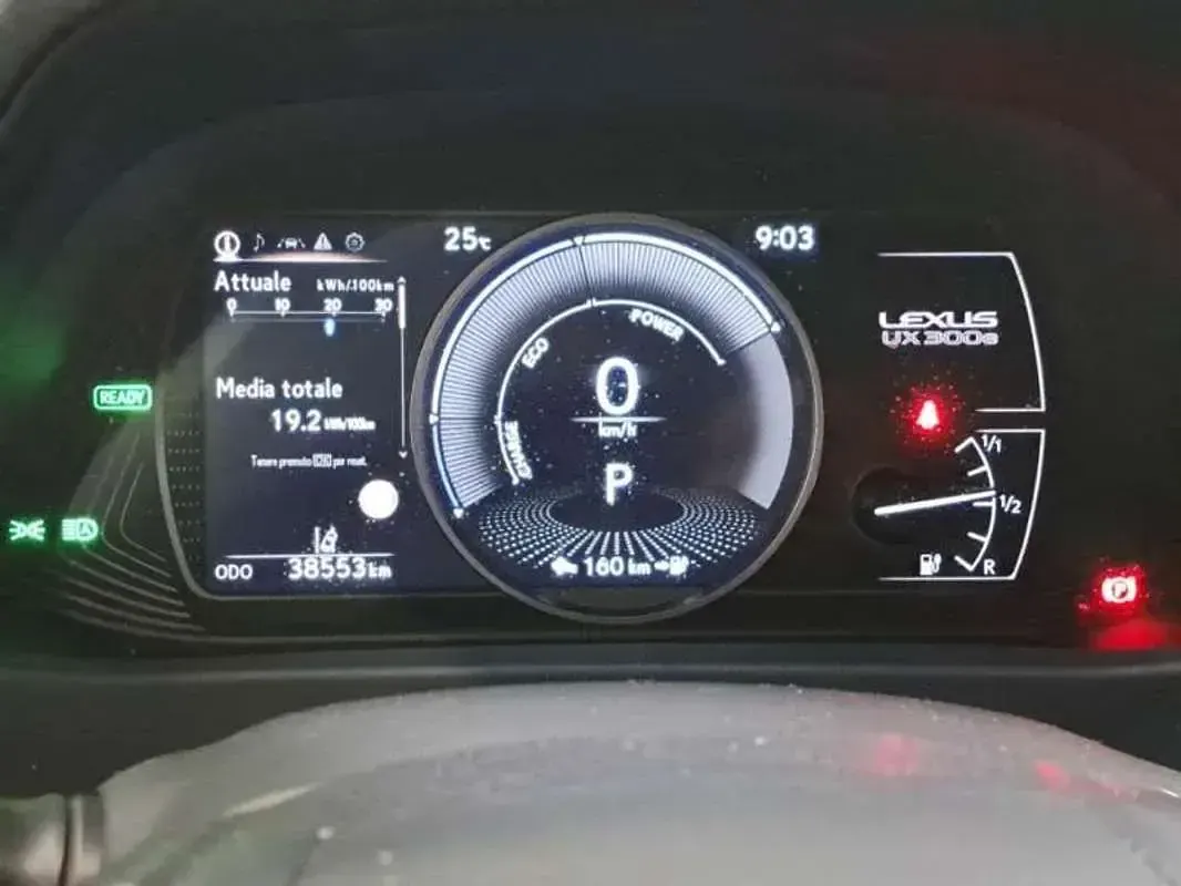 Usado Lexus UX 250h Business Edition 204 CV (150 kW) 2023 SUV