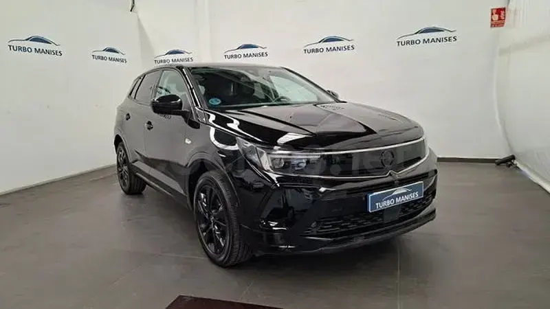 Usado Opel Grandland X GS Line 130 CV (95 kW) 2023 Negro SUV