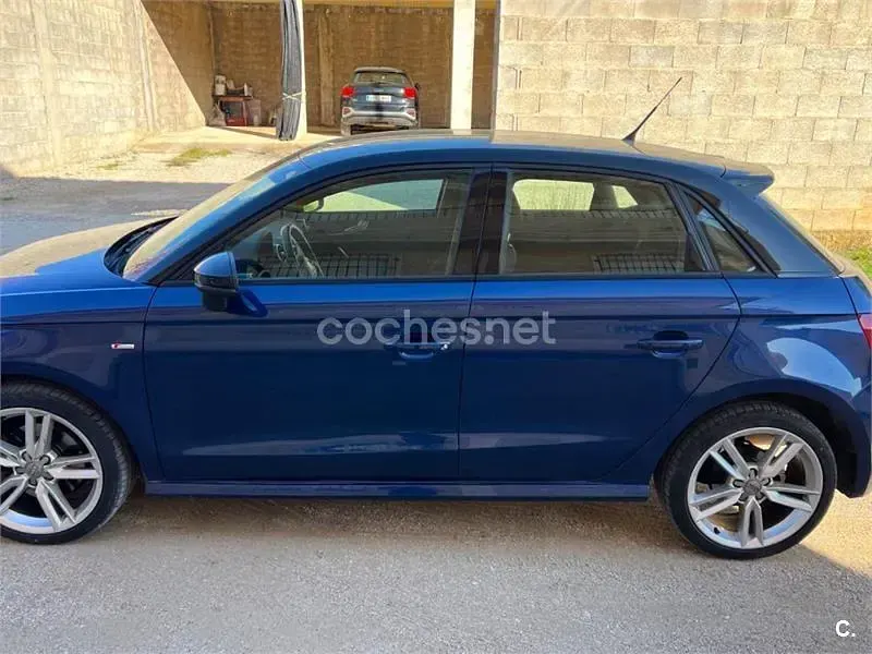 Usado Audi A1 Sportback 116 CV (85 kW) 2017 Azul Utilitario