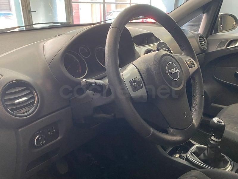 Usado Opel Corsa Selective 85 CV (62 kW) 2013 Gris / plata Utilitario