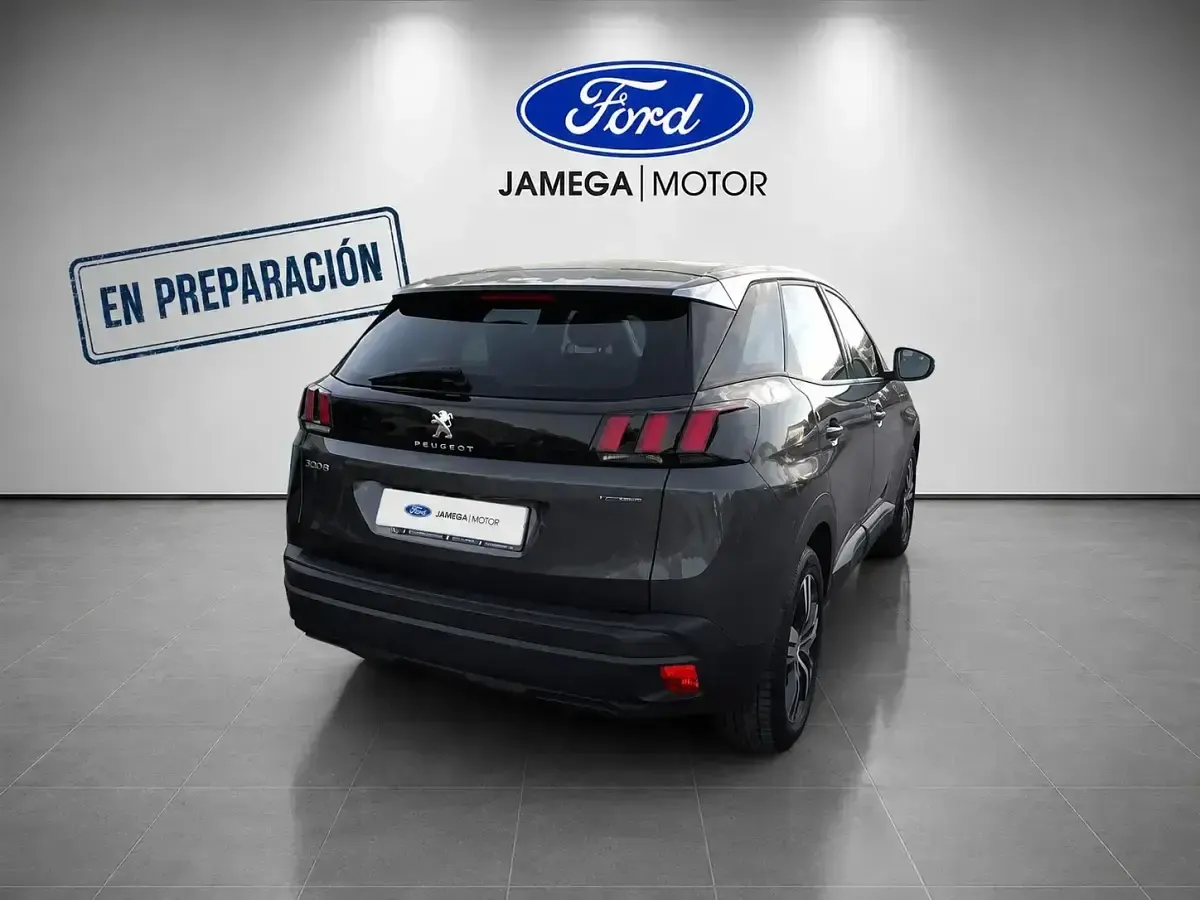 Usado Peugeot 3008 Allure 225 CV (165 kW) 2022 Gris / plata SUV