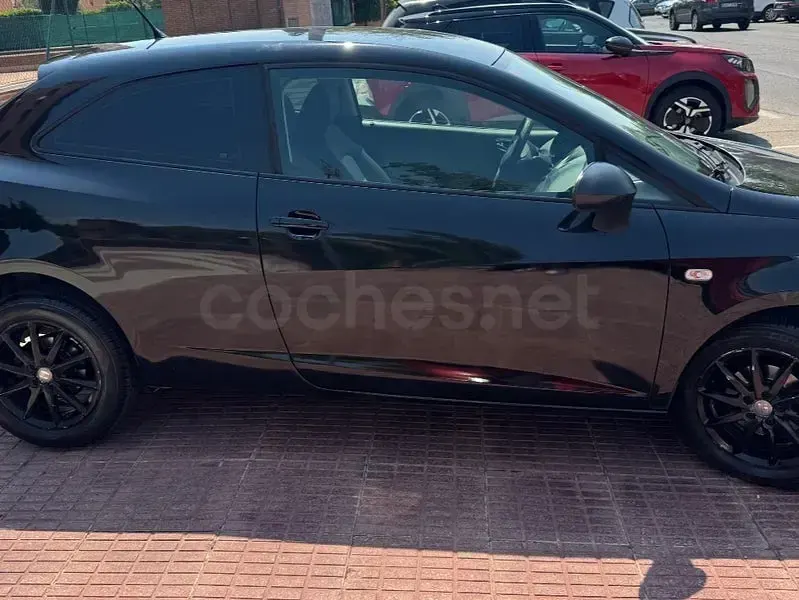 Usado Seat Ibiza SC Style 105 CV (77 kW) 2013 Negro Utilitario