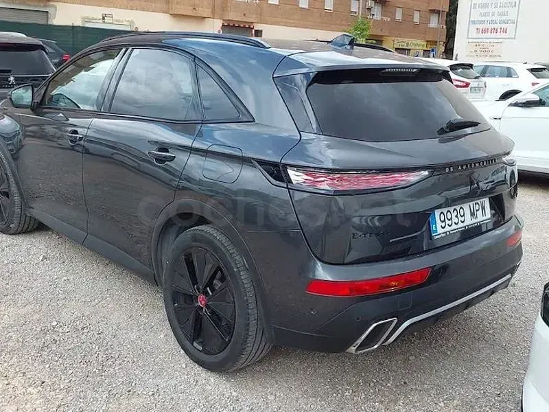 Usado DS Automobiles DS7 Crossback Performance 225 CV (165 kW) 2024 Gris / plata SUV