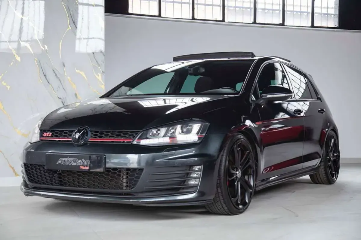 Usado VW Golf VII GTI 230 CV (169 kW) 2014 Gris Utilitario