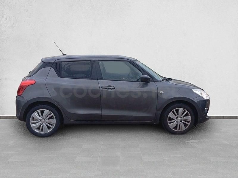 Usado Suzuki Swift 90 CV (66 kW) 2019 Gris / plata Utilitario