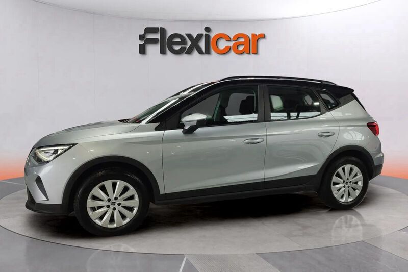 Usado Seat Arona Style 111 CV (81 kW) 2023 Gris SUV