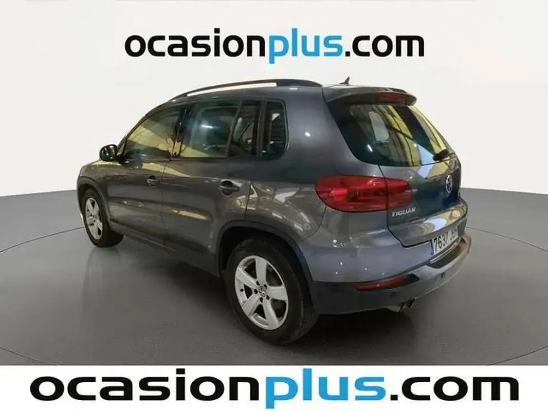 Usado VW Tiguan 110 CV (80 kW) 2015 Gris SUV