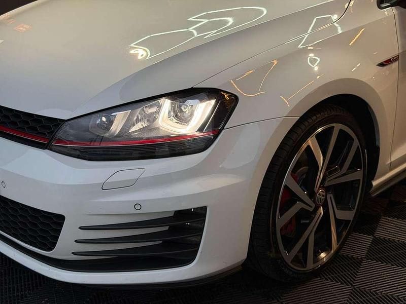 Usado VW Golf VII GTI 230 CV (169 kW) 2017 Blanco Utilitario