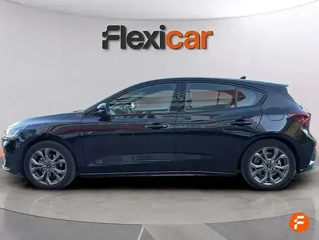 Usado Ford Focus ST-Line 125 CV (91 kW) 2023 Negro Berlina