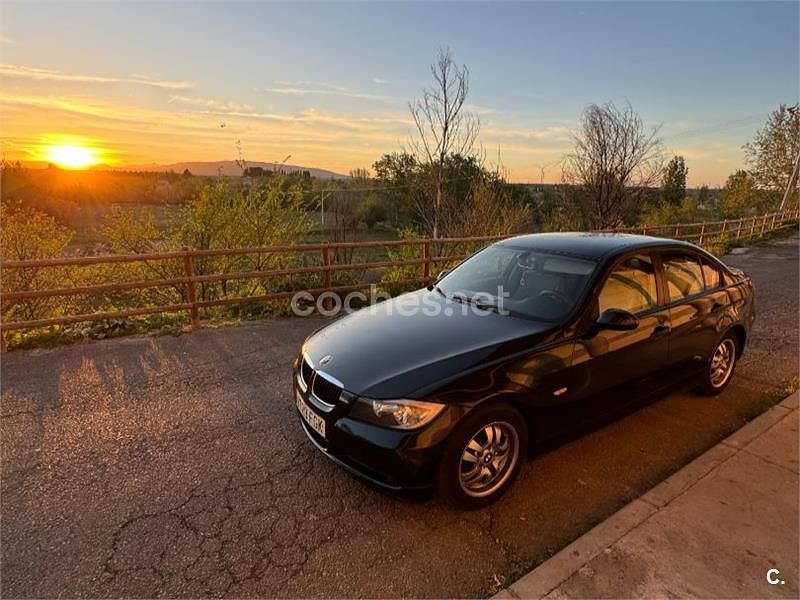 Usado BMW 318 Comfort Edition 122 CV (89 kW) 2006 Negro Berlina