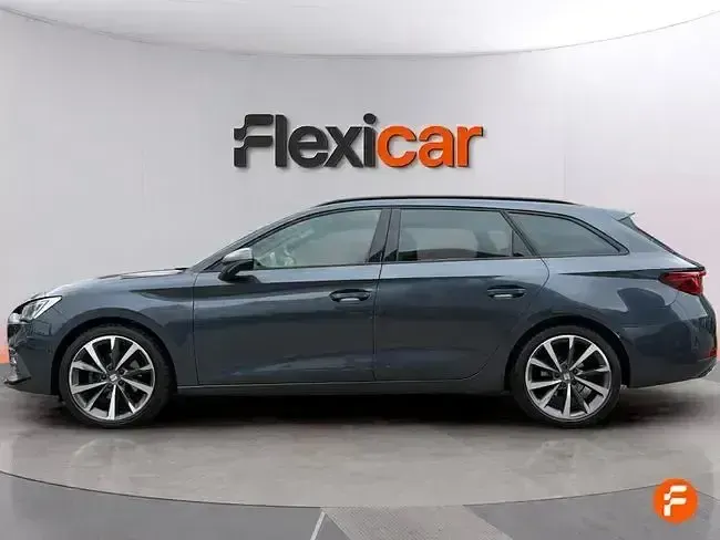 Usado Seat Leon FR 150 CV (110 kW) 2024 Gris Familiar