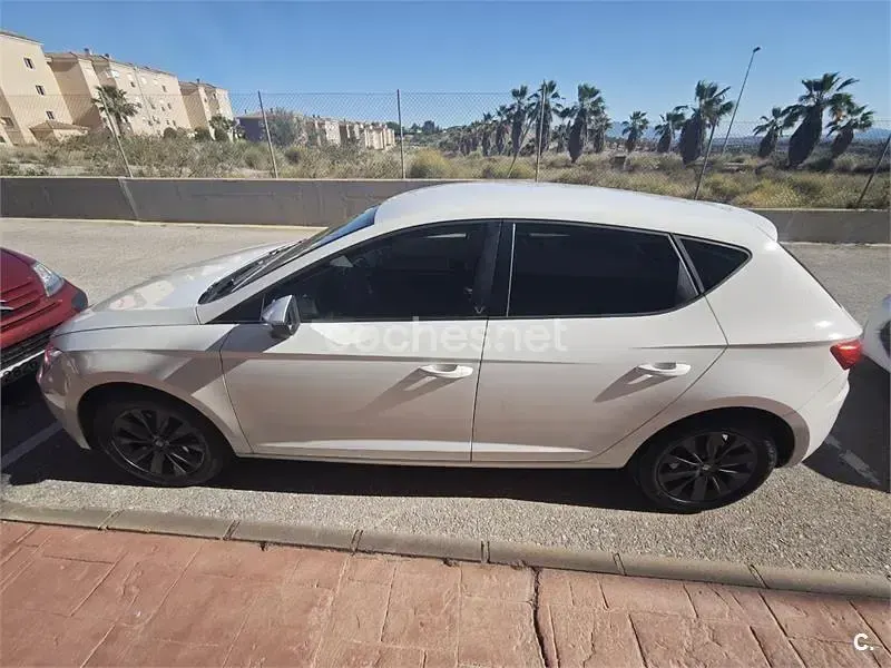 Usado Seat Leon Style 115 CV (84 kW) 2020 Blanco Berlina