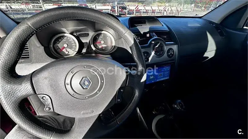 Usado Renault Mégane Extreme 120 CV (88 kW) 2006 Rojo Berlina