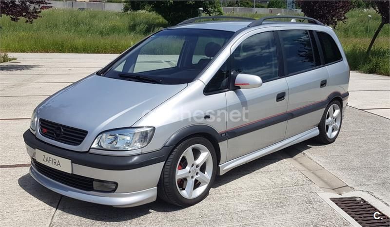 Gris / plata Usado 2001 Opel Zafira Sport Monovolumen | 3800 € - Imagen 1/4