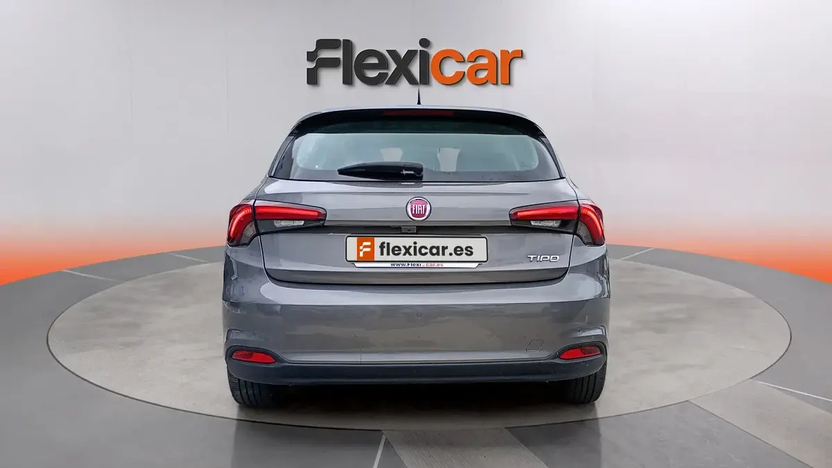 Usado Fiat Tipo 101 CV (74 kW) 2021 Gris Berlina