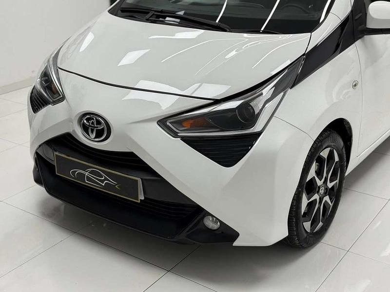 Usado Toyota Aygo X-play 72 CV (52 kW) 2020 Blanco Utilitario