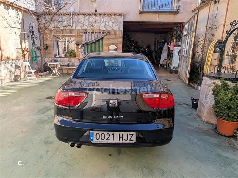 Usado Seat Exeo Reference 143 CV (105 kW) 2012 Negro Berlina