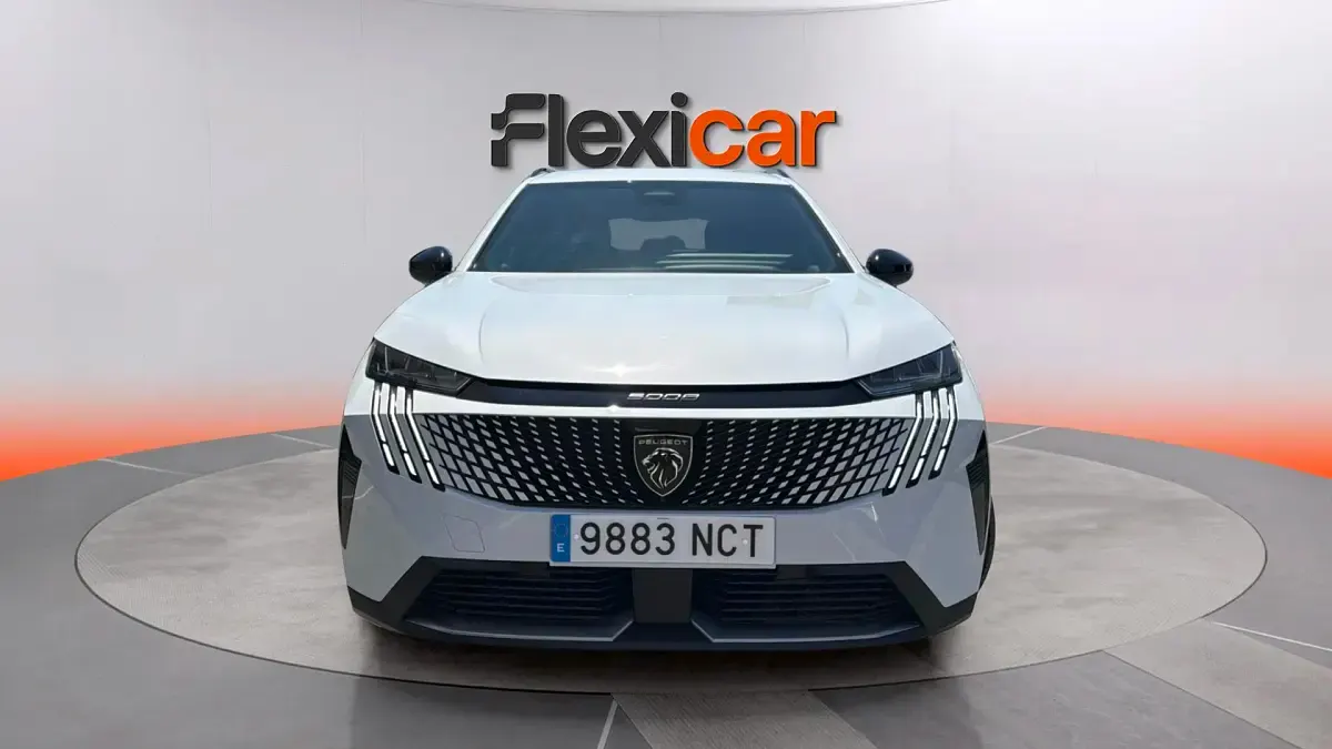 Usado Peugeot 5008 Allure 145 CV (106 kW) 2025 Blanco SUV