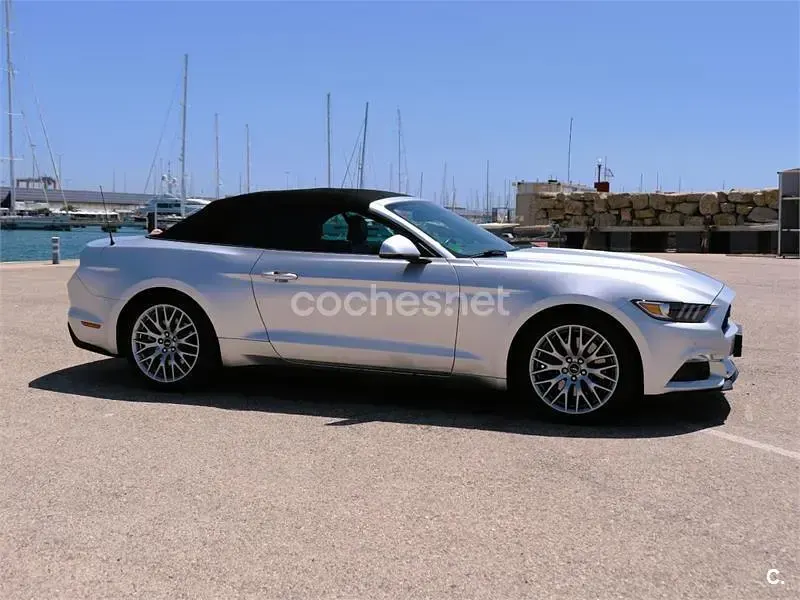 Usado Ford Mustang Convertible 314 CV (230 kW) 2017 Gris / plata Descapotable