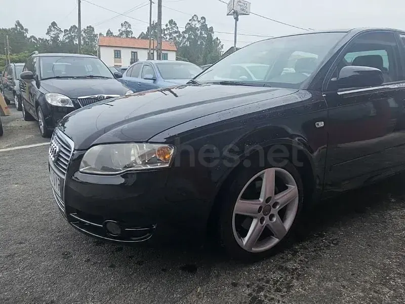Usado Audi A4 140 CV (102 kW) 2006 Negro Berlina