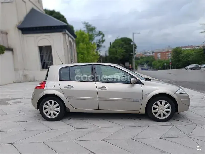 Usado Renault Mégane Privilege 150 CV (110 kW) 2007 Beige Berlina