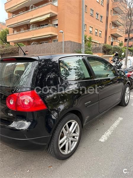 Usado VW Golf VI Highline 105 CV (77 kW) 2008 Negro Utilitario