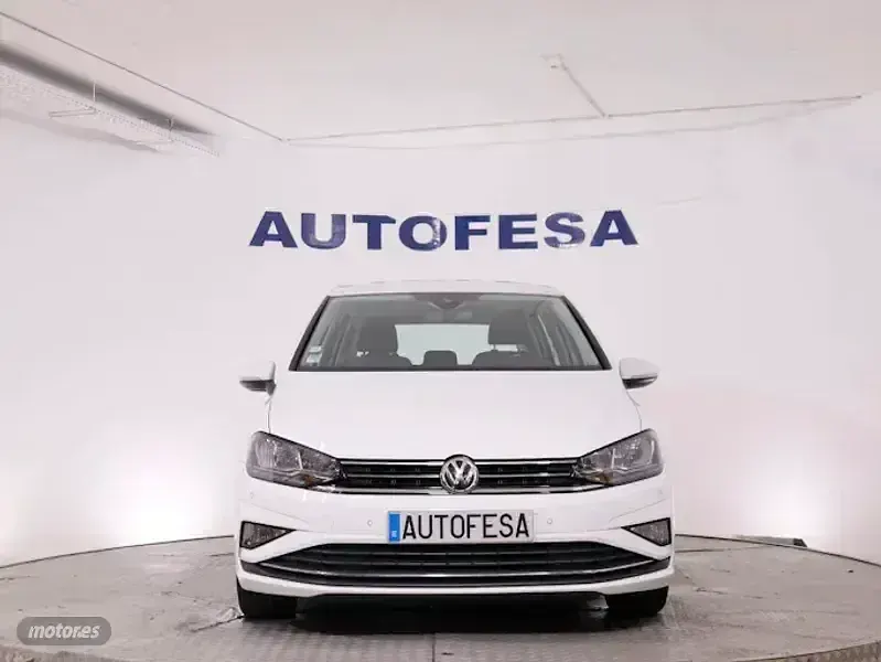 Usado VW Golf Sportsvan 115 CV (84 kW) 2018 Blanco Monovolumen