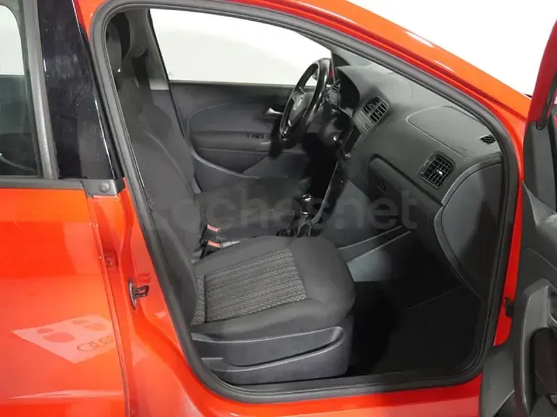 Usado VW Polo Edition 75 CV (55 kW) 2016 Rojo Berlina